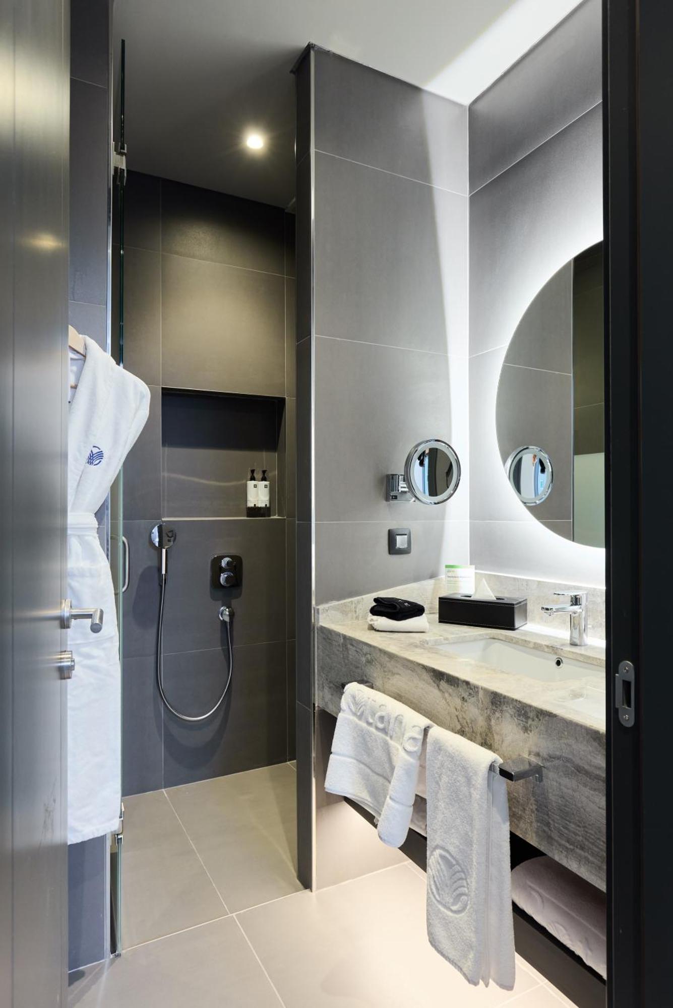 מלון Bomonti Arjaan By Rotana 5*